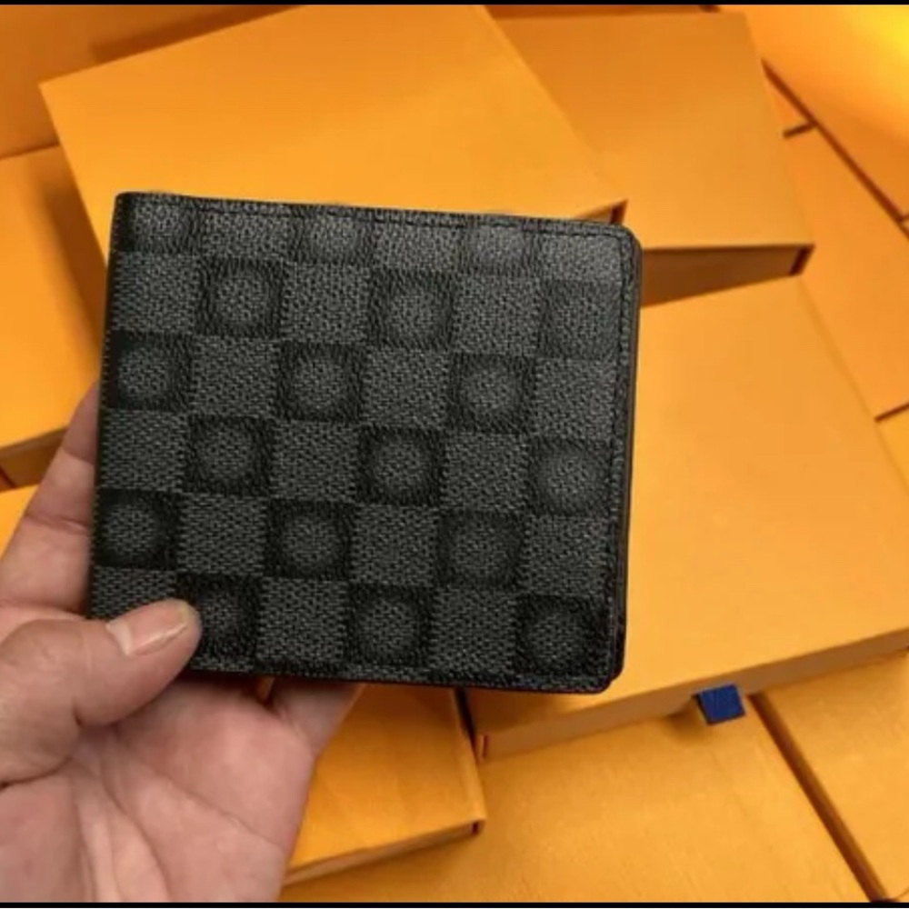 Men’s Black Checkered Leather Bi-Fold Wallet w/ Box